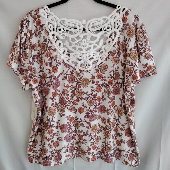 Super Soft Boho Floral Top Crochet Back Button Details Stretchy 2X & 3X Plus NEW - Picture 7 of 8